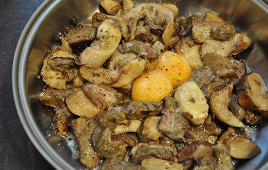 Receta de boletus edulis con yema de huevo