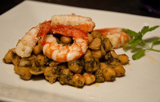 Receta de cocina garbanzos con langostinos