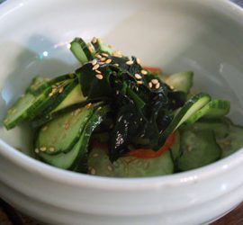 Receta de ensalada de algas wakame con pepino y pulpo